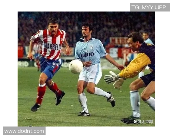 足球传奇维埃里35号的辉煌岁月与不屈精神的传奇故事 足球传奇维埃里35号的辉煌岁月与不屈精神的传奇故事