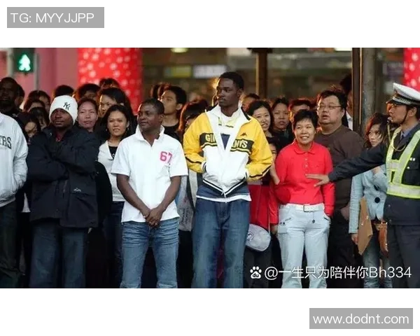 白黑人足球：探索多元文化交融下的足球魅力与社会影响