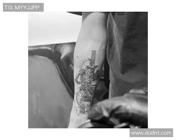 足球纹身设计灵感分享让你的热爱与个性在肌肤上绽放